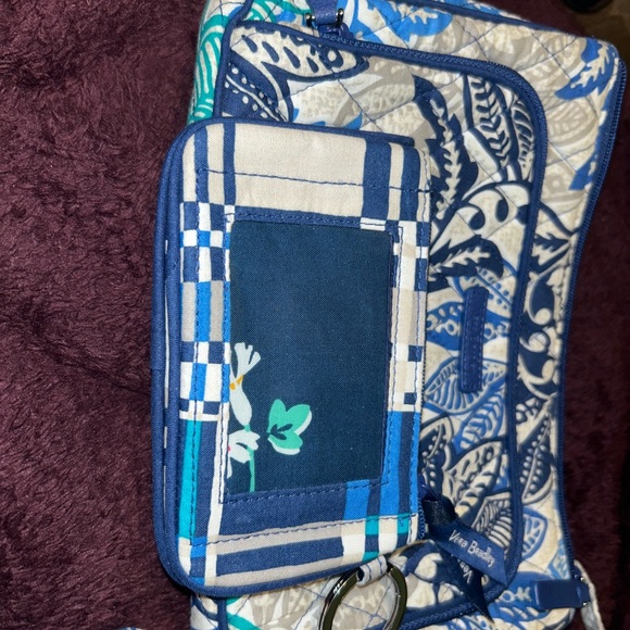Vera Bradley Blue Print Crossbody with wallet keychain - Picture 3 of 3